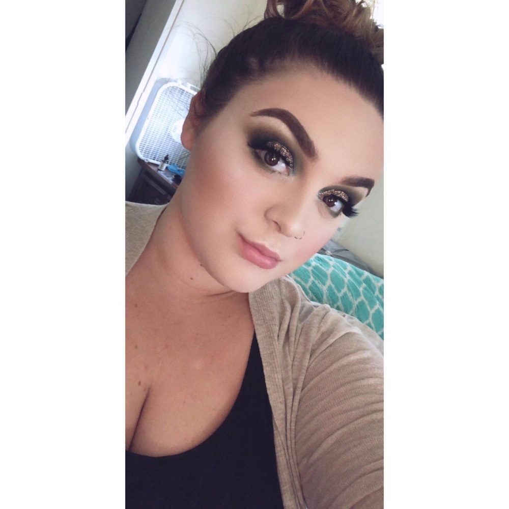 Meet your Posher, Kayla